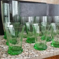 Чаши от зелено стъкло , снимка 2 - Антикварни и старинни предмети - 38184618