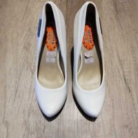 Дамски лачени обувки, снимка 2 - Дамски обувки на ток - 28078659
