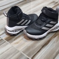 оригинални Adidas детски боти номер 28,5 , снимка 3 - Детски маратонки - 43574147