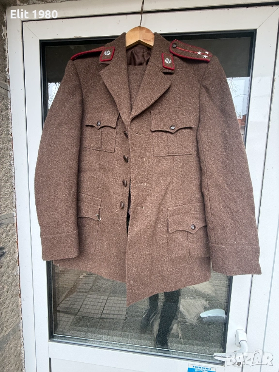 Продавам офицерски униформи от соца , снимка 1