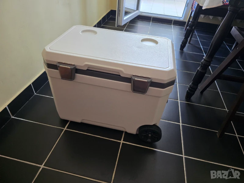 НОВА хладилна кутия 45 литра с колела, снимка 1