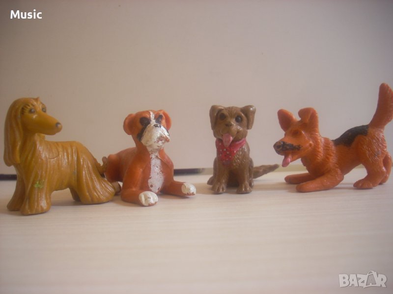 Комплект кучета от различни породи, снимка 1