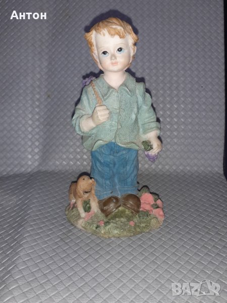 Сувенир Момче с куче на гроздобер., снимка 1