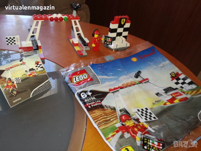 Конструктор Лего - Lego Ferrari 40194 - Финиш и подиум, снимка 1