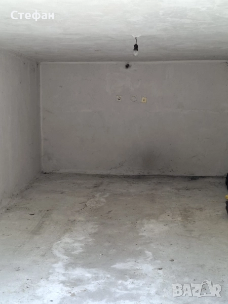 гараж под наем булмаг център , снимка 1