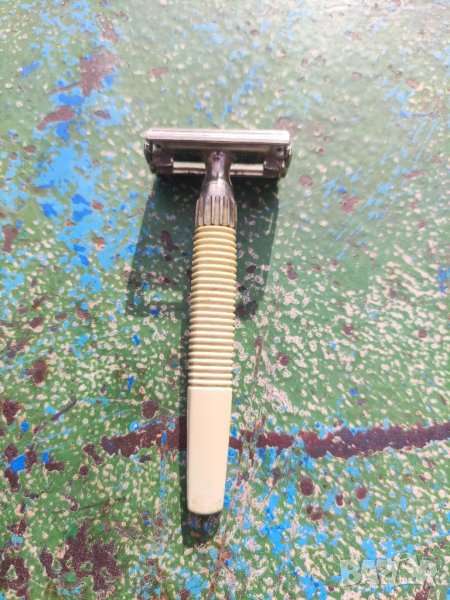 Продавам стара Самобръсначка Gillette Englad, снимка 1