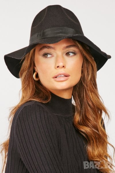 Нова черна шапка, снимка 1