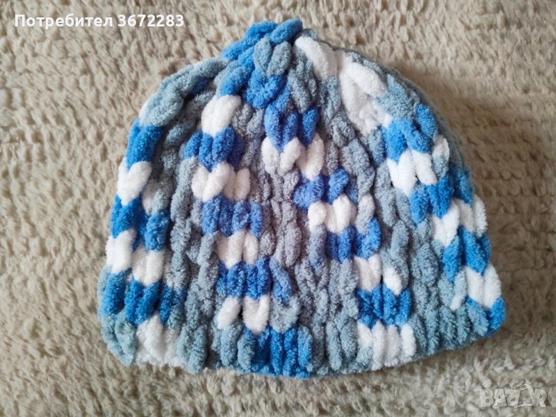 Ръчно плетена шапка от мека прежда с две лица, снимка 1