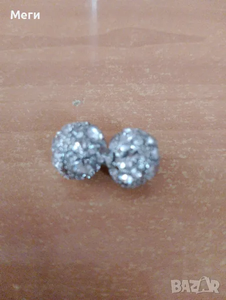 магнитни обеци с бели камъчета , снимка 1