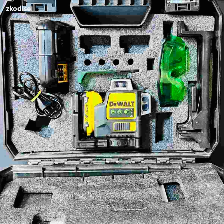 Лазерен нивел DEWALT DCE089G, снимка 1