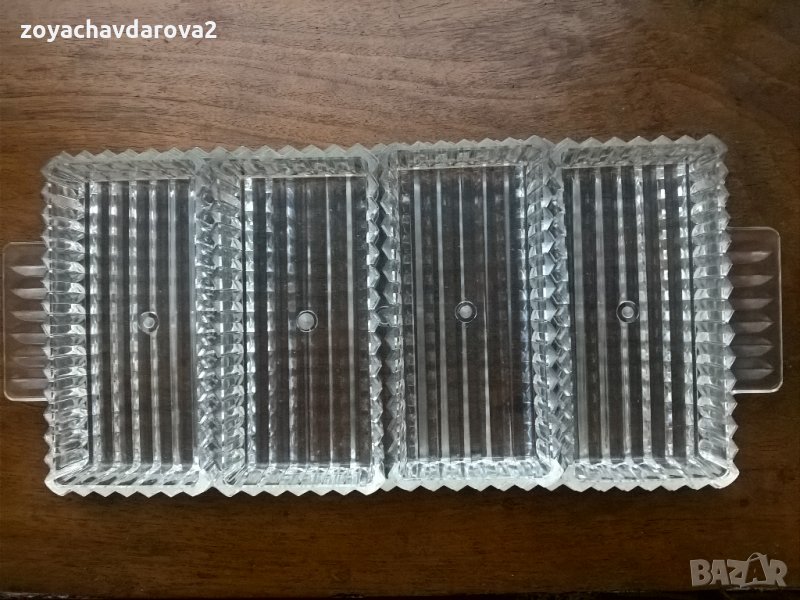 НОВ ПОДНОС С ЧЕТИРИ КУПИЧКИ ЗА ЯДКИ И ДР., снимка 1