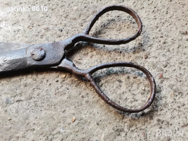 Стара голяма кована ножица, снимка 2 - Антикварни и старинни предмети - 50301397
