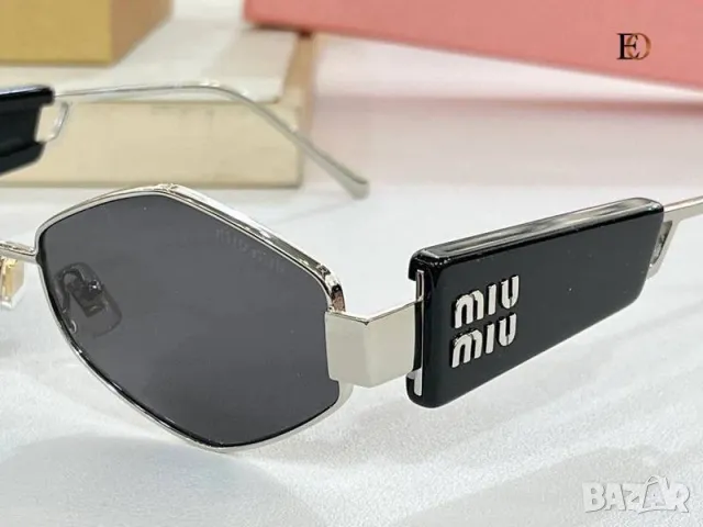 очила с калъф miu miu , снимка 5 - Слънчеви и диоптрични очила - 50403280