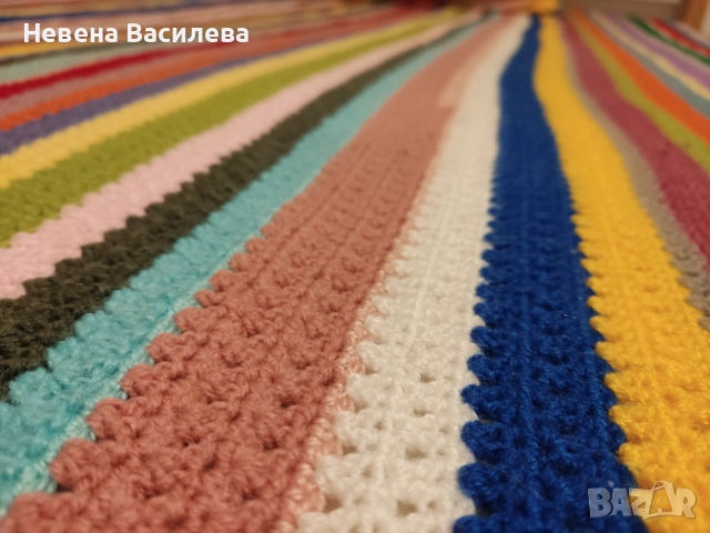 Ръчно излетен комплект на една кука - шалте/одеяло с 4 калъфки за възглавници.   , снимка 5 - Покривки за легло - 52887625