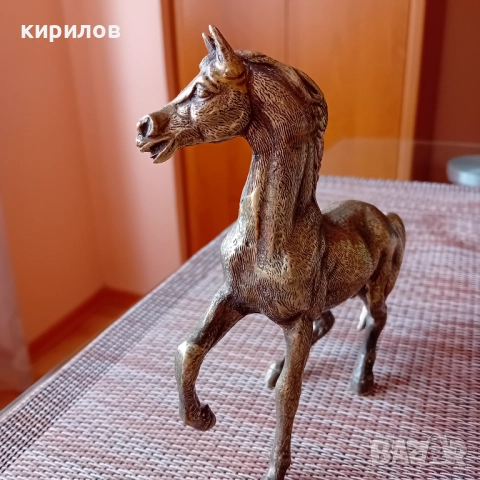 Красива метална статуетка на  арабски кон, снимка 2 - Статуетки - 51949654