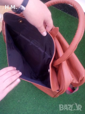 Нова удобна чанта, снимка 2 - Чанти - 28600573