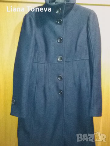 тъмносиньо палто