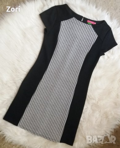 Черна вталена рокля 