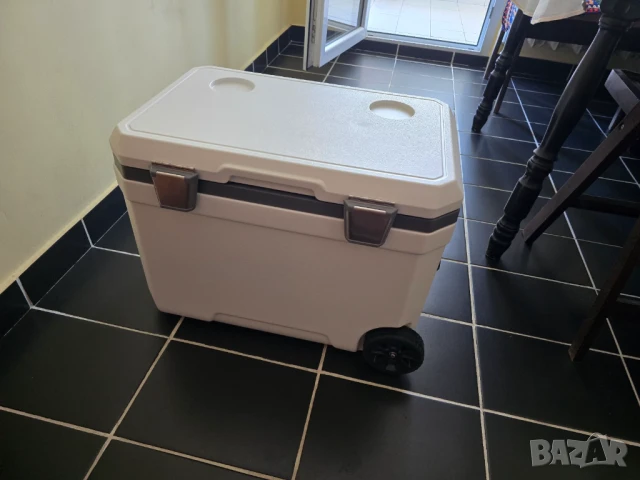НОВА хладилна кутия 45 литра с колела