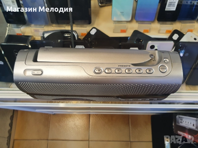 Радио Grundig Music Boy 51 В отлично техническо и визуално състояние., снимка 8 - Радиокасетофони, транзистори - 49430341