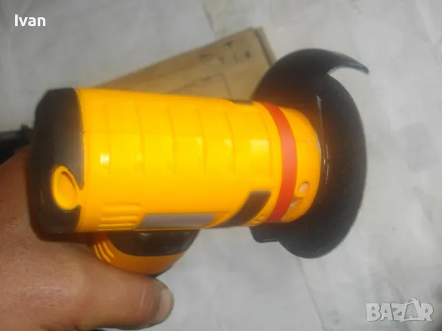 ПОРТАТИВЕН АКУМУЛАТОРЕН 12V Li-ion ЪГЛОШЛАЙФ ПЪЛЕН КОМПЛЕКТ С 2 БАТЕРИИ 2 ДИСКА ф76мм КАТО НОВ , снимка 13 - Други инструменти - 49521778