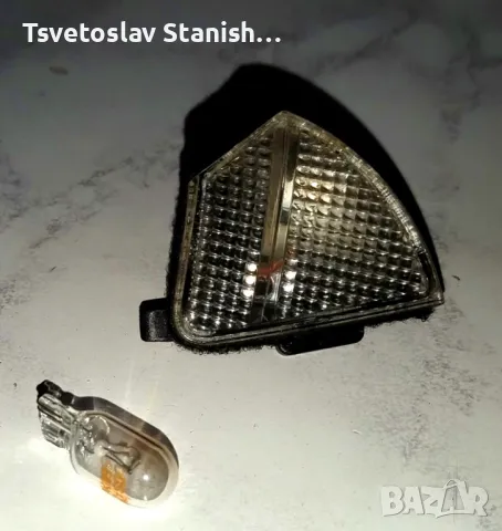 Оригинален плафон (Подсветка) за дясно огледало Passat B6, снимка 4 - Аксесоари и консумативи - 49237238