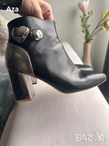 Боти Love Moschino, снимка 4 - Дамски боти - 52935282