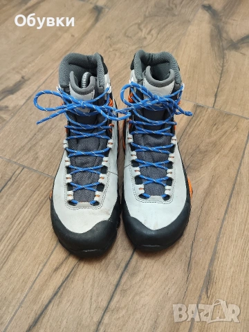 Туристически обувки La Sportiva, снимка 2 - Дамски боти - 53143305
