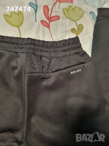 Нов спортен екип NIKE, M, снимка 6 - Спортни дрехи, екипи - 52319347