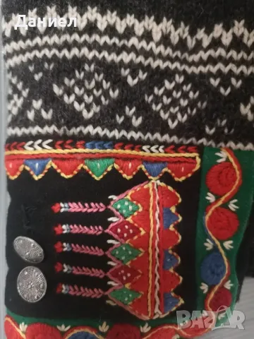 Традиционен Норвежки пуловер, снимка 5 - Антикварни и старинни предмети - 48487346
