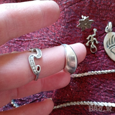 Сребърни бижута , снимка 2 - Колиета, медальони, синджири - 51529628