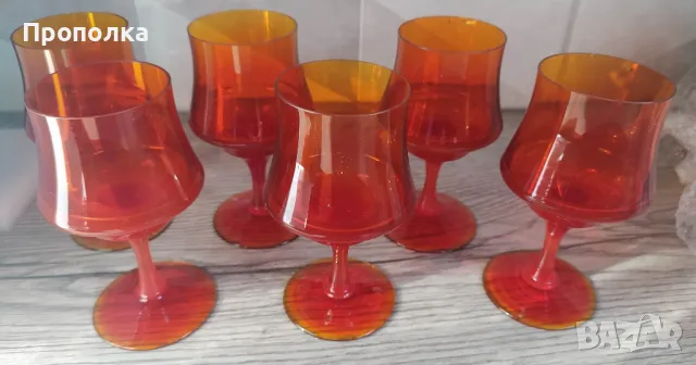 Коледен Сервиз  6 души, звънко, оригинално, червено стъкло , снимка 2 - Чаши - 47720832