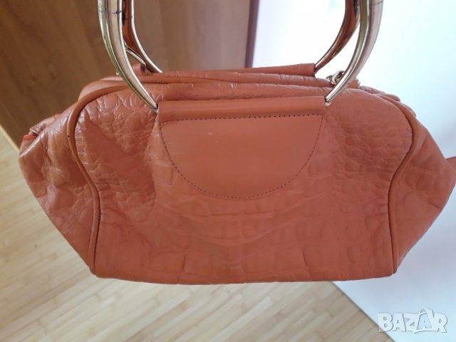 Дамска кожена малка чанта и чехли или поотделно, снимка 12 - Чанти - 28577487