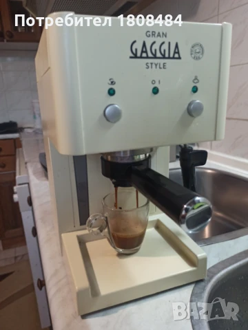 Кафе машина Гаджия с ръкохватка крема диск, работи перфектно , снимка 2 - Кафемашини - 51088241