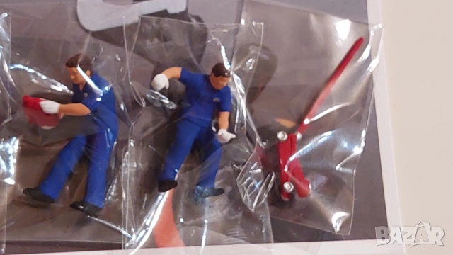 Механици в мащаб 1/64