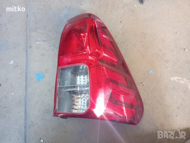 Десен стоп toyota hilux, снимка 2 - Части - 51443177