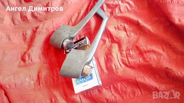 Москвич две дръжки за врати , снимка 1 - Антикварни и старинни предмети - 39000278