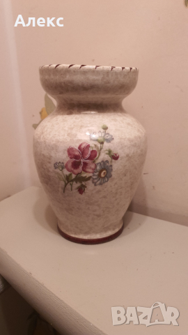 Стара керамична ваза, ръчно изработена, маркирана., снимка 7 - Сервизи - 36489315