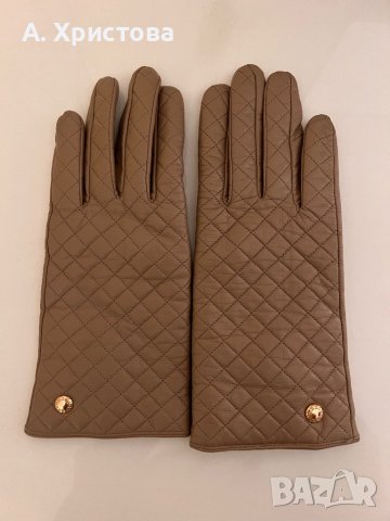 Дамски ръкавици GUESS бежови