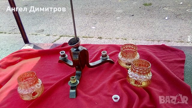 Страхотен дървен полюлей с три лампиона