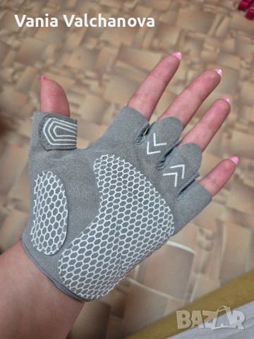 Дамски спортни ръкавици, снимка 2 - Спортна екипировка - 50605268