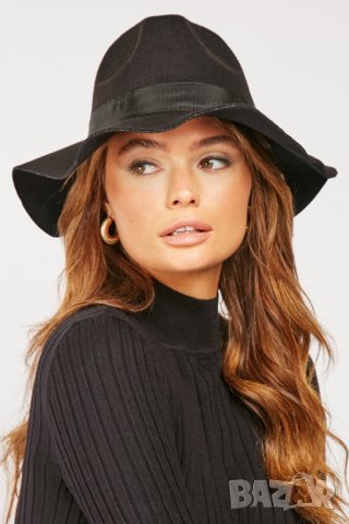 Нова черна шапка, снимка 1