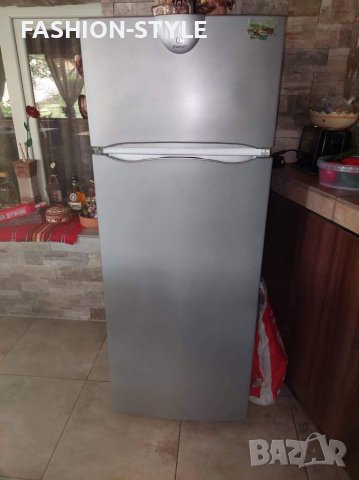 Хладилник с фризер Indesid , снимка 1