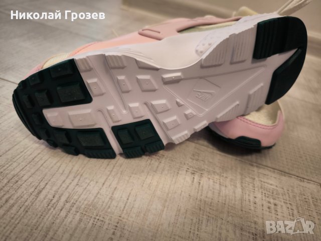 Nike Спортни обувки Huarache с дизайн с цветен блок, снимка 3 - Маратонки - 43996733