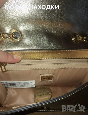 GUESS Оригинална Дамска Чанта, снимка 9 - Чанти - 53509255