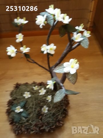 Декорация пролетно клонче - в бяло
