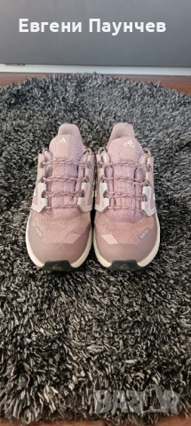 Adidas туристически маратонки размер 35 в розови Дамски Детски , снимка 2 - Маратонки - 53454519