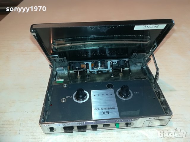 sony wm-190 walkman-made in japan-mettal, снимка 2 - MP3 и MP4 плеъри - 28413376