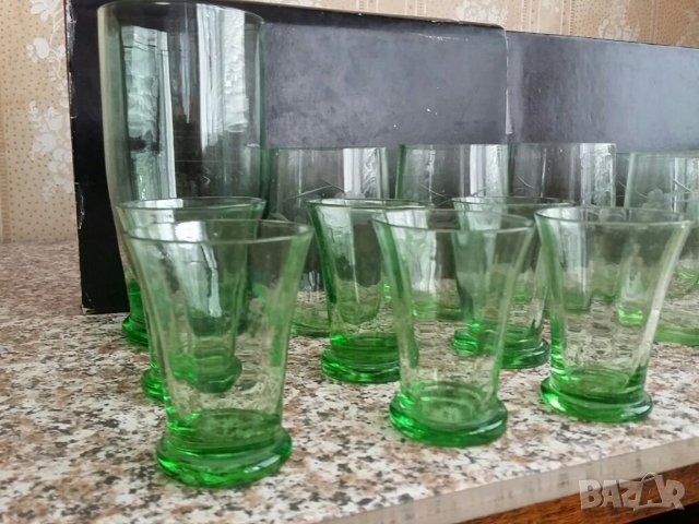 Чаши от зелено стъкло , снимка 2 - Антикварни и старинни предмети - 38184618
