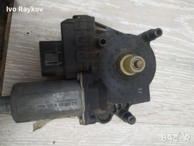 Преден , ляв , мотор стъкло за AUDI A6 RS6 ALLROAD , 4B0959801E 